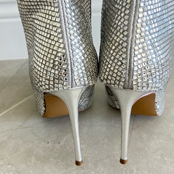 STEVE MADDEN Skyscraper Rhinestone Bling Silver Over The Knee Heels Boots Sz 6.5 - Picture 11 of 16